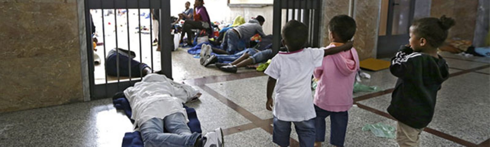 Asylum-seekers in Italy threatened with human rights violations